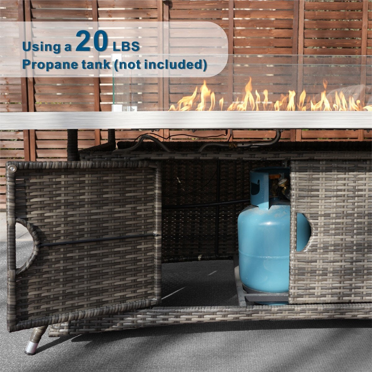 Set di divani da giardino in rattan da 7 pezzi con tavolo da pranzo in alluminio e poltrone