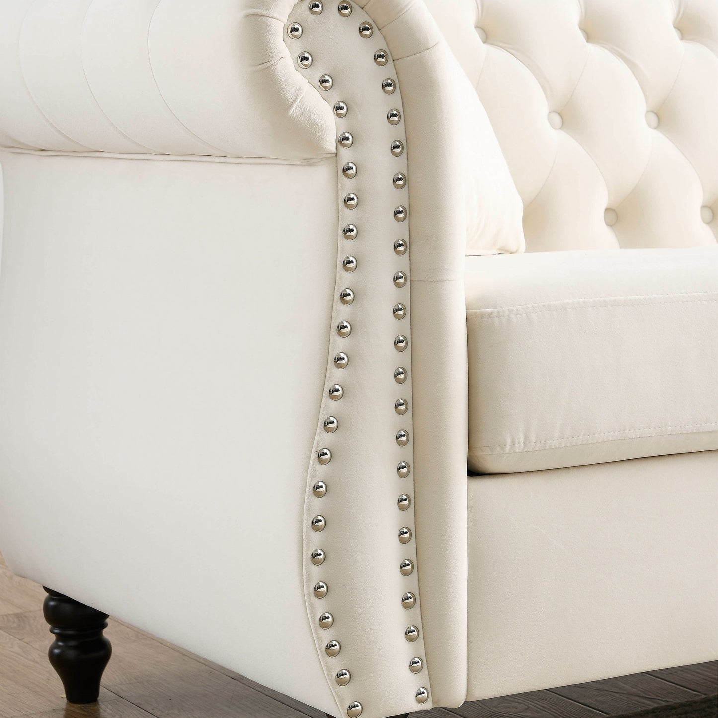 Divano Chesterfield in velluto 80 a 3 posti con design capitonné, finiture con borchie e 2 cuscini