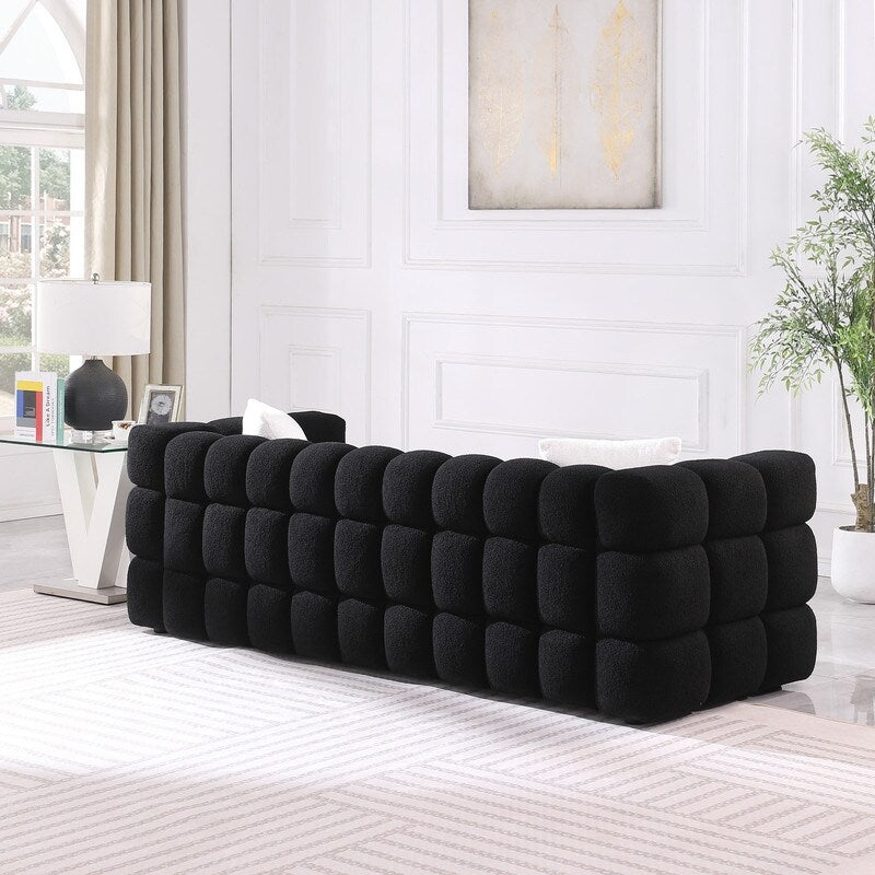 84.3 Lussuoso divano Boucle grande a 3 posti con rivestimento in marshmallow, 2 cuscini decorativi quadrati e bracciolo quadrato