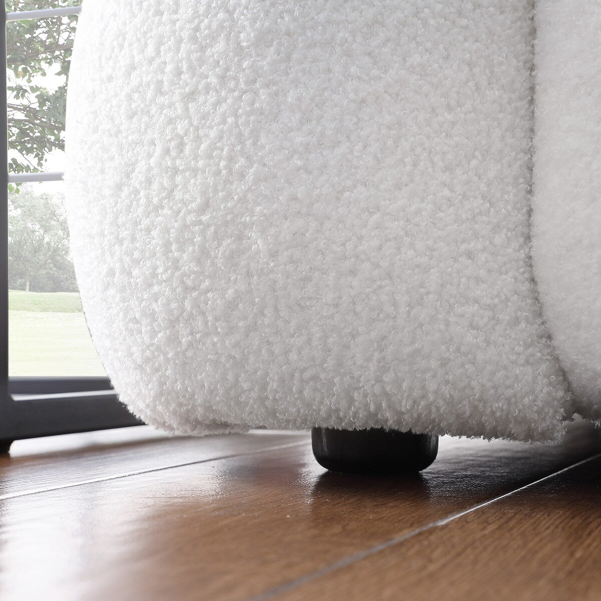 84.3 Lussuoso divano Boucle grande a 3 posti con rivestimento in marshmallow, 2 cuscini decorativi quadrati e bracciolo quadrato