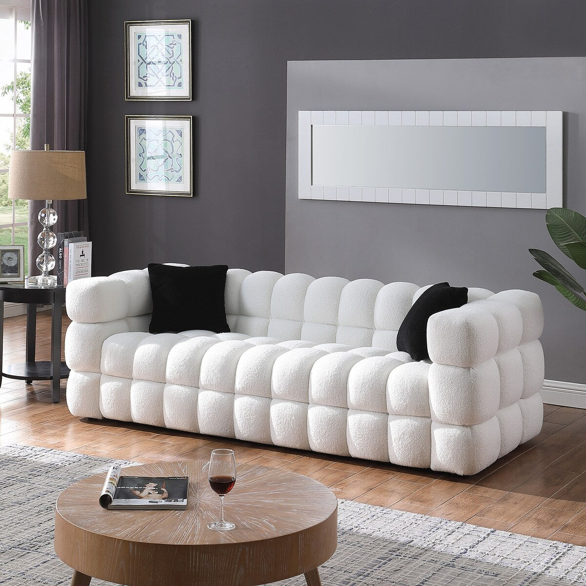 84.3 Lussuoso divano Boucle grande a 3 posti con rivestimento in marshmallow, 2 cuscini decorativi quadrati e bracciolo quadrato