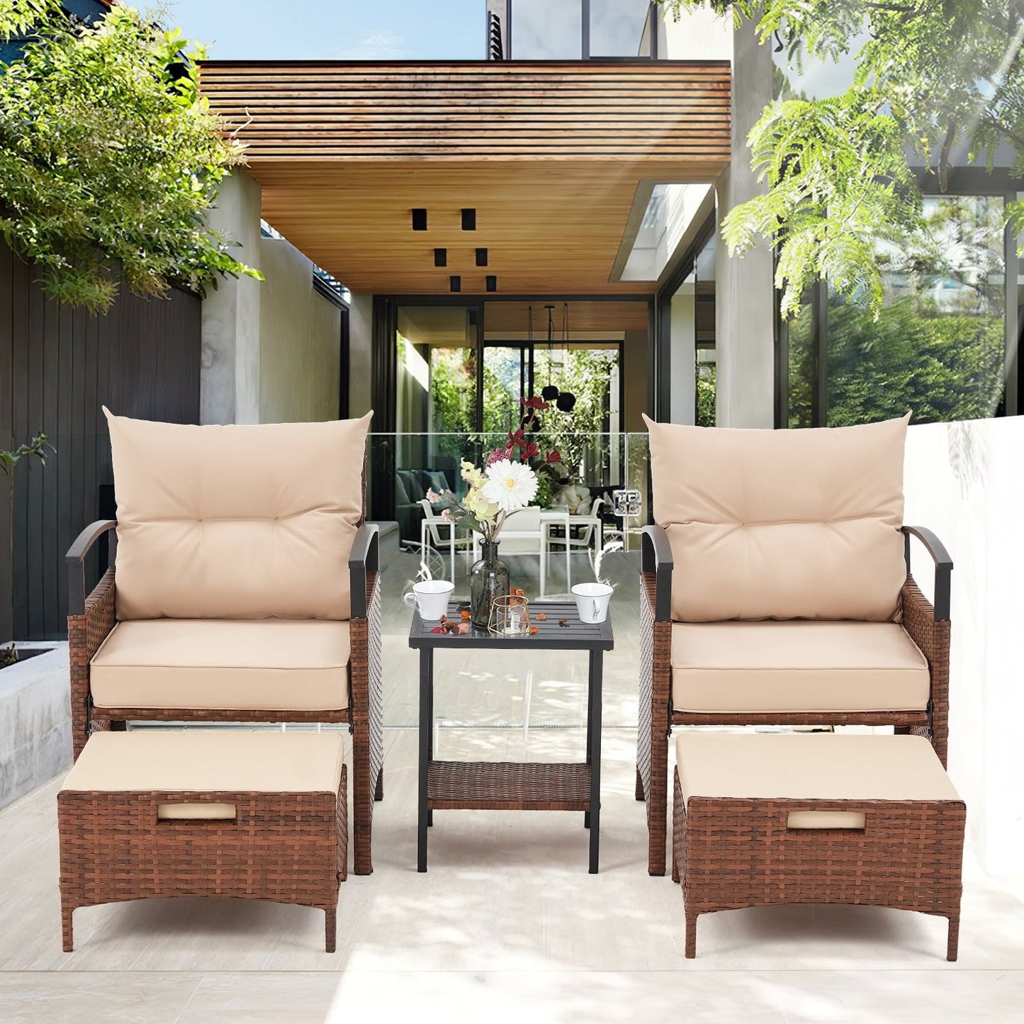 Set di mobili da giardino AVAWING da 5 pezzi, set da conversazione in vimini con tavolino e pouf