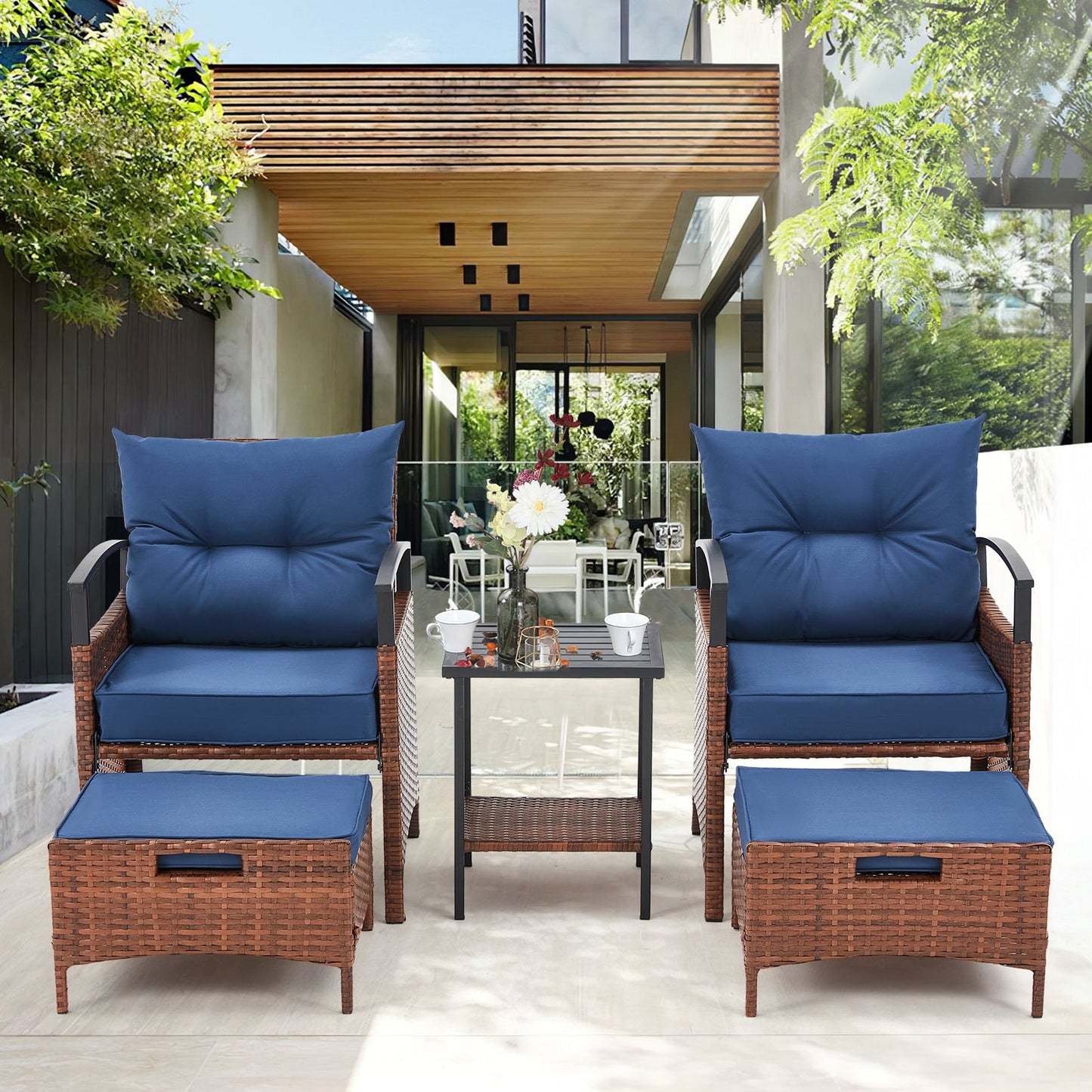 Set di mobili da giardino AVAWING da 5 pezzi, set da conversazione in vimini con tavolino e pouf