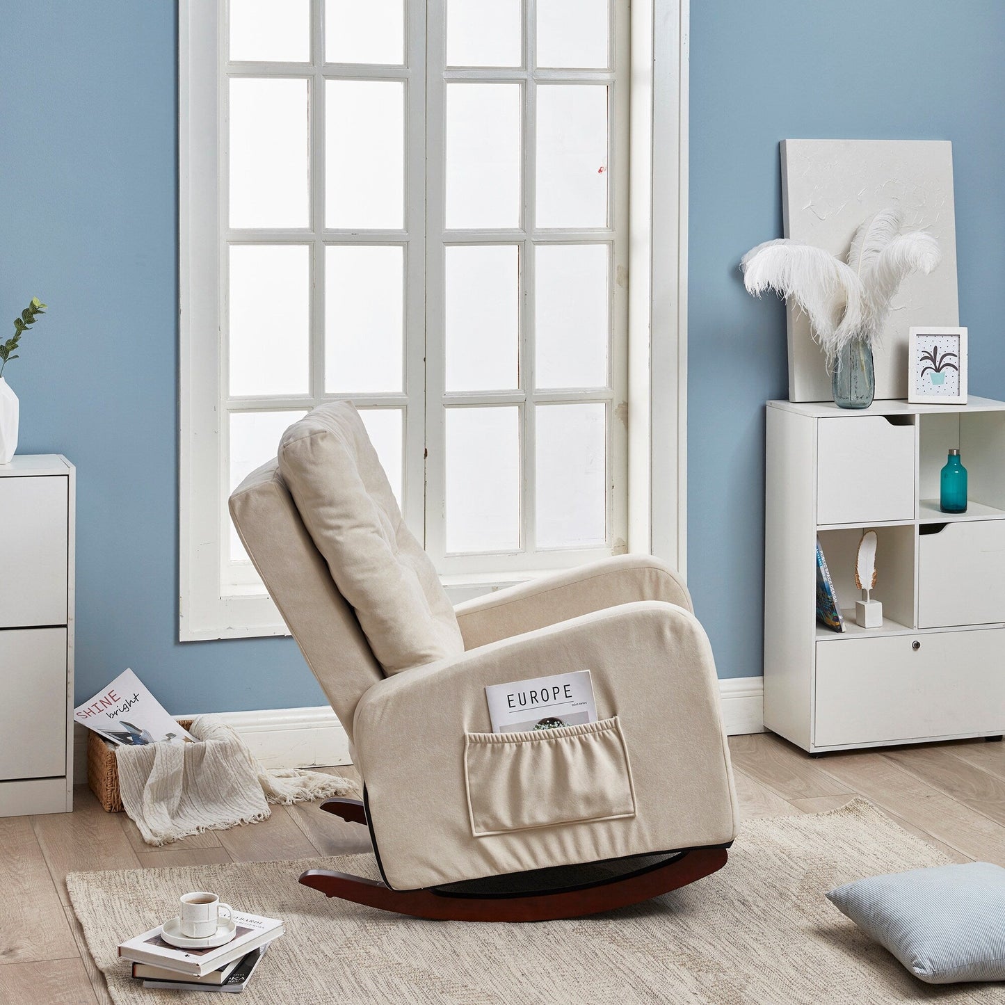 Poltrona reclinabile regolabile per balcone e tatami, design con schienale alto, gambe in legno massello, tasche laterali