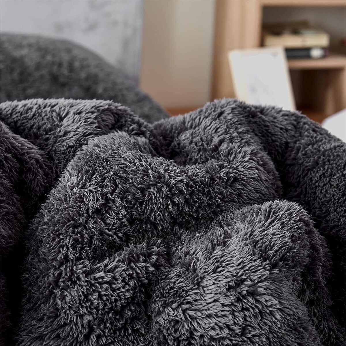 Piumino oversize originale in peluche color carbone Coma Inducer®