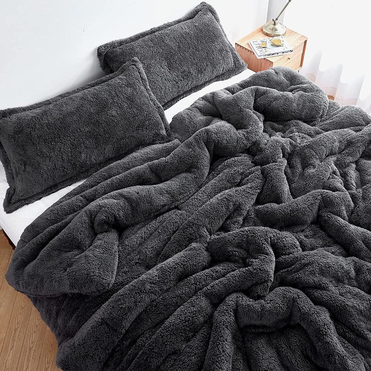 Piumino oversize originale in peluche color carbone Coma Inducer®