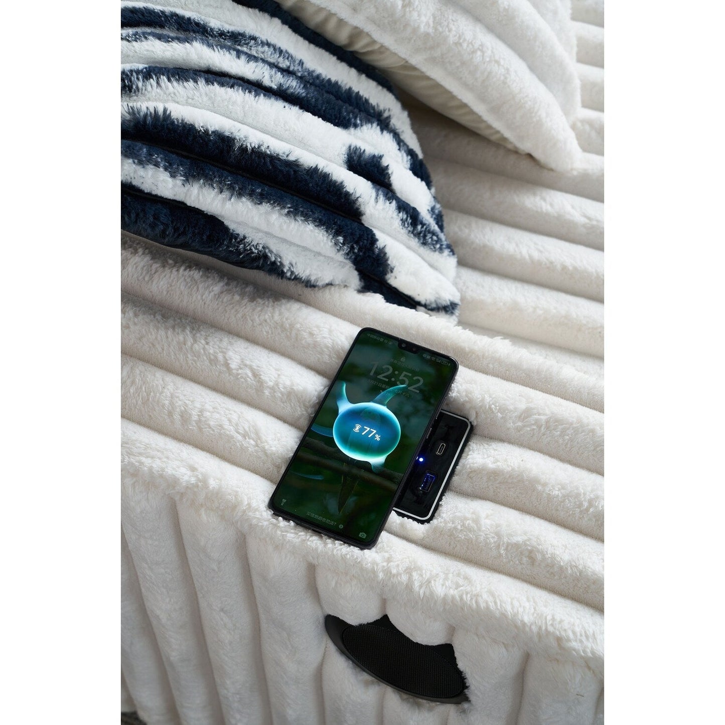 Divano a due posti in velluto a coste beige 61.42 con braccioli quadrati, pouf, altoparlante Bluetooth, caricabatterie wireless, porte USB, portabicchieri