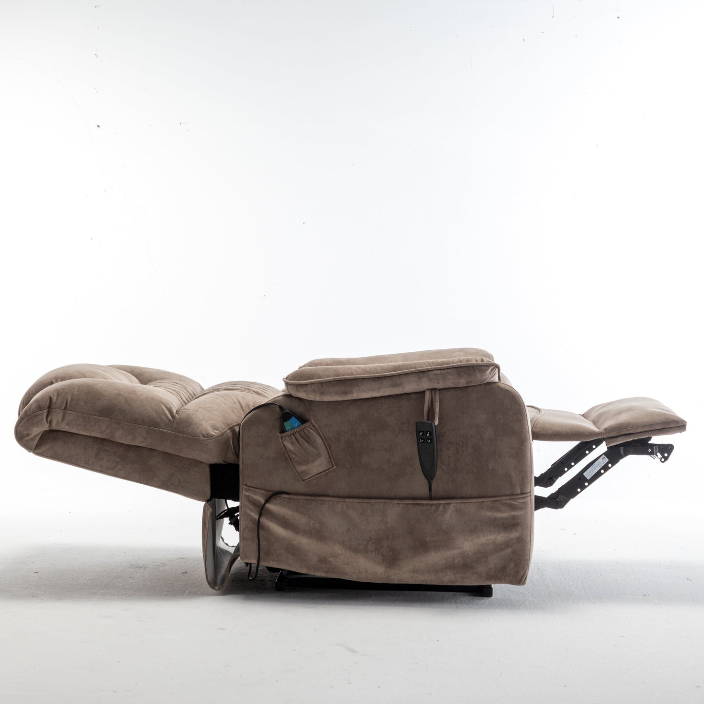 Poltrona reclinabile elettrica beige per anziani con motore OKIN, reclinazione completa di 180°, ampia seduta e tasche portaoggetti laterali