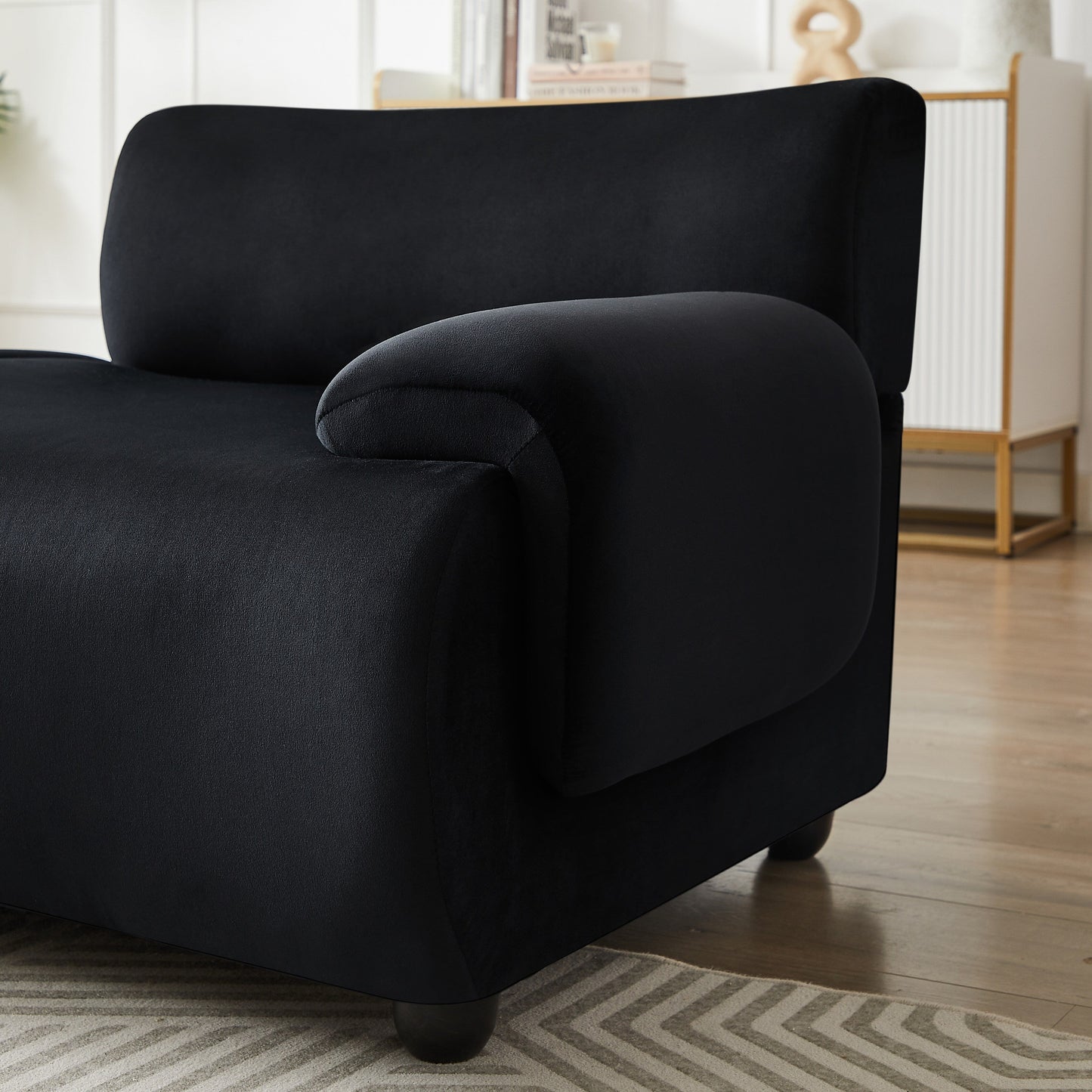 Divano componibile modulare grande a 3 posti Black 105 con pouf mobile, seduta profonda e struttura in legno massello