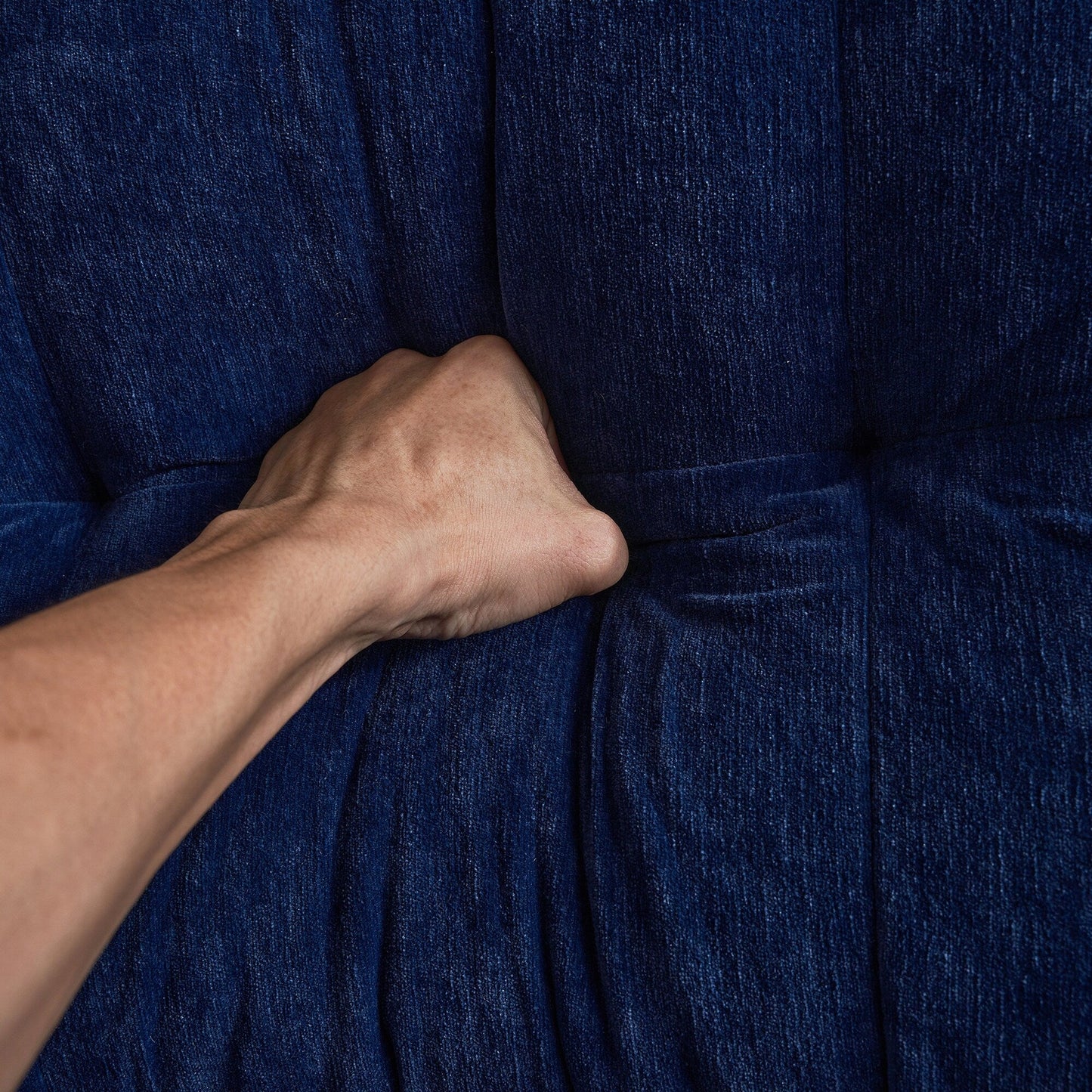 Divano componibile a 3 posti in velluto a L blu da 83'' con gambe in metallo
