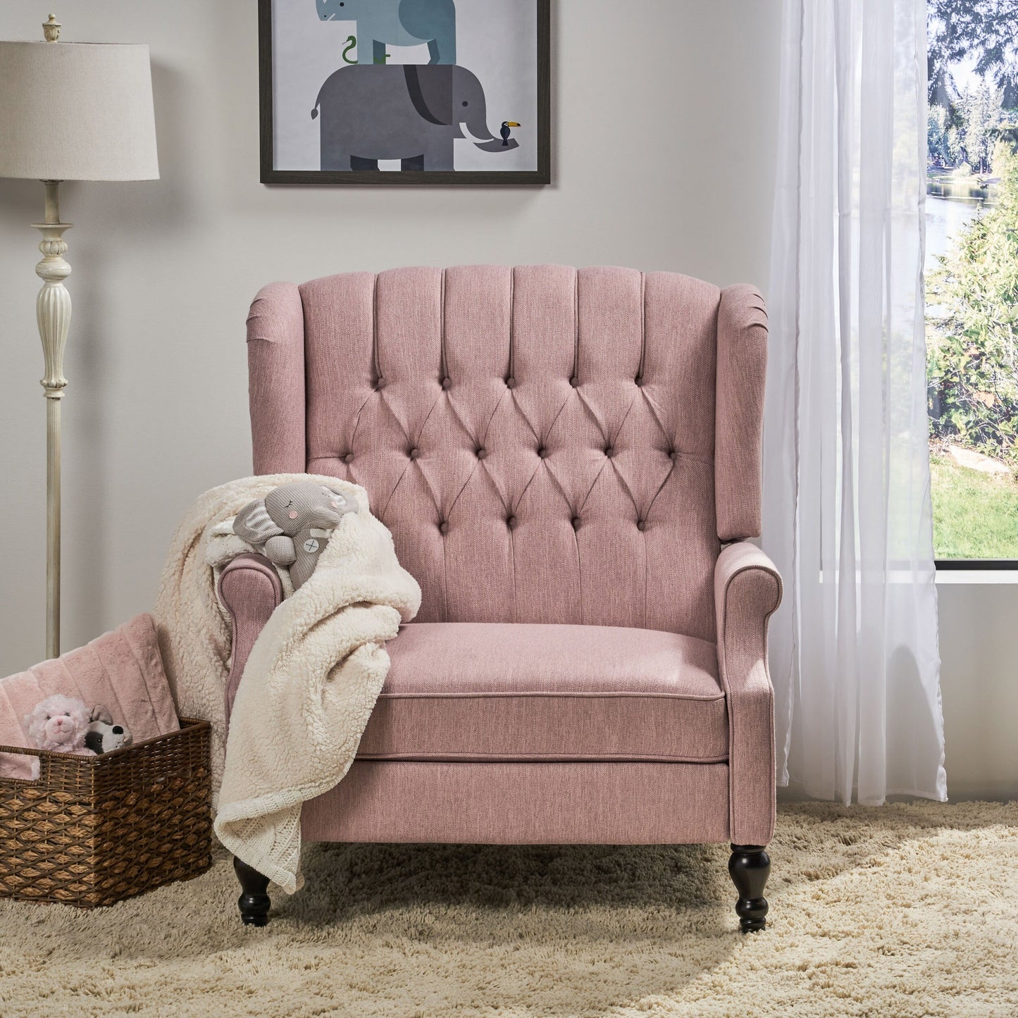 Poltrona reclinabile imbottita oversize Blush con schienale a ali e poggiapiedi, schienale con bottoni trapuntati e dettagli con borchie