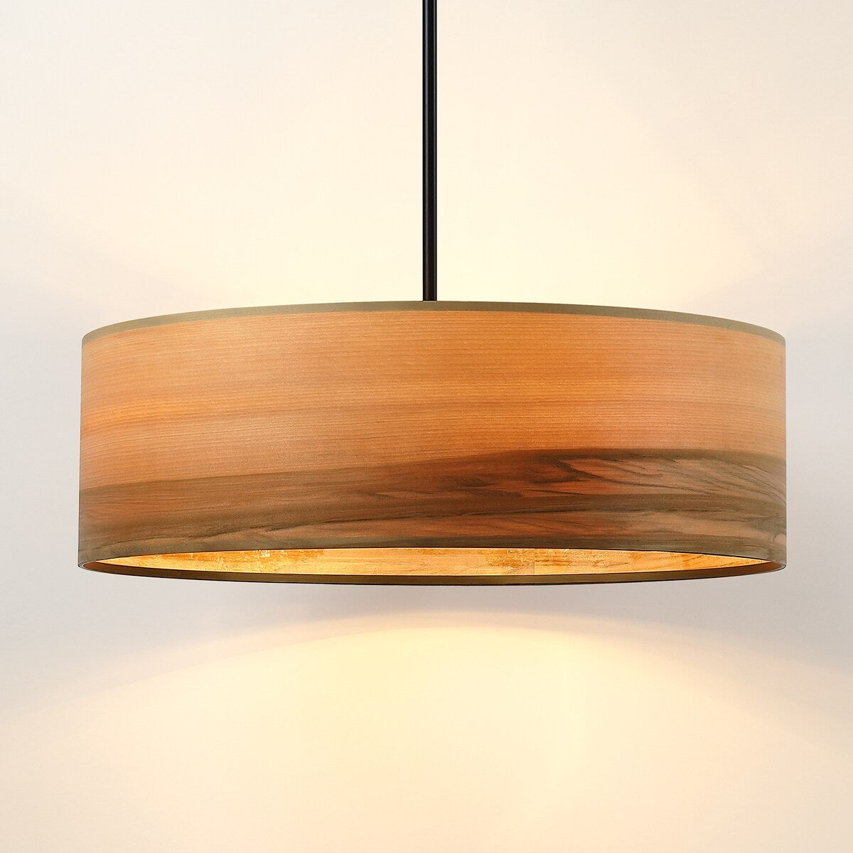 Lampadario a tamburo Breaux a 4 luci in legno impiallacciato con baldacchino nero - 22 pollici di larghezza