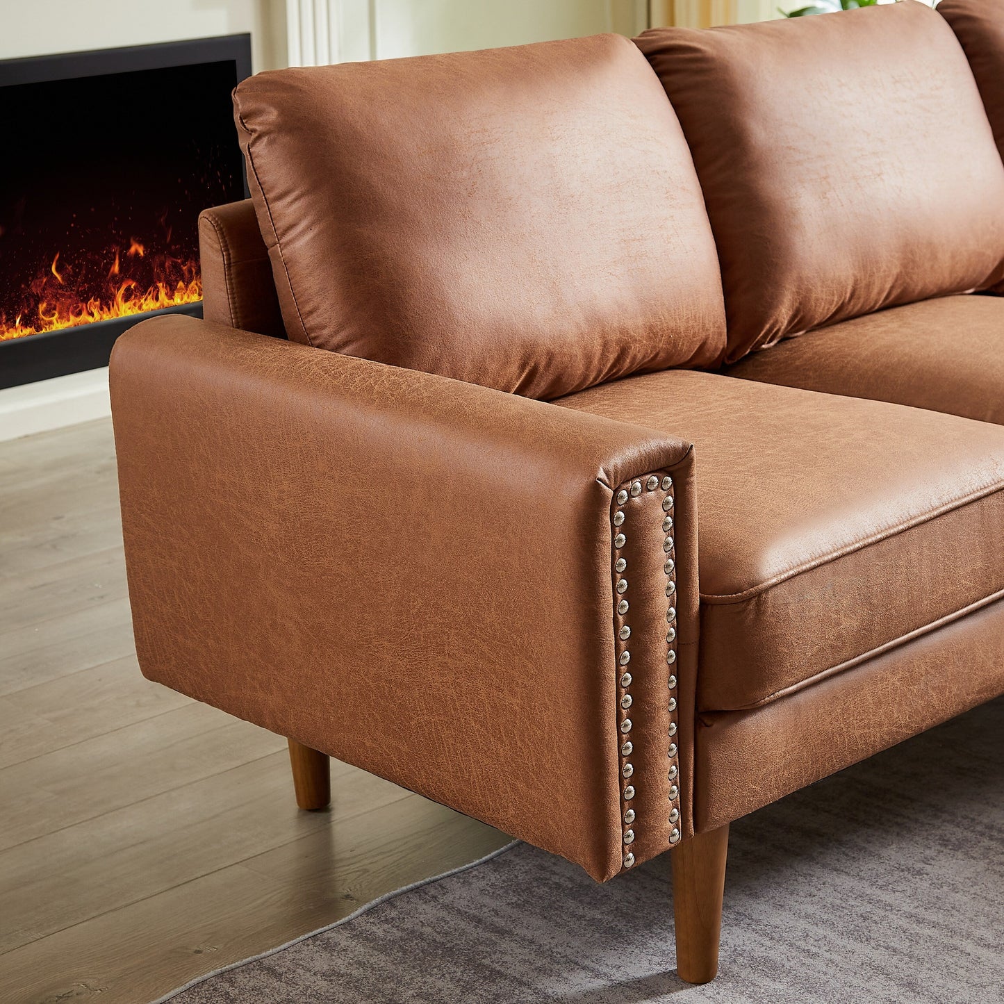 Divano a 3 posti a forma di L in pelle PU marrone da 82,2'' con chaise longue sinistra e borchie, dettagli in chiodi di rame, gambe in legno resistenti
