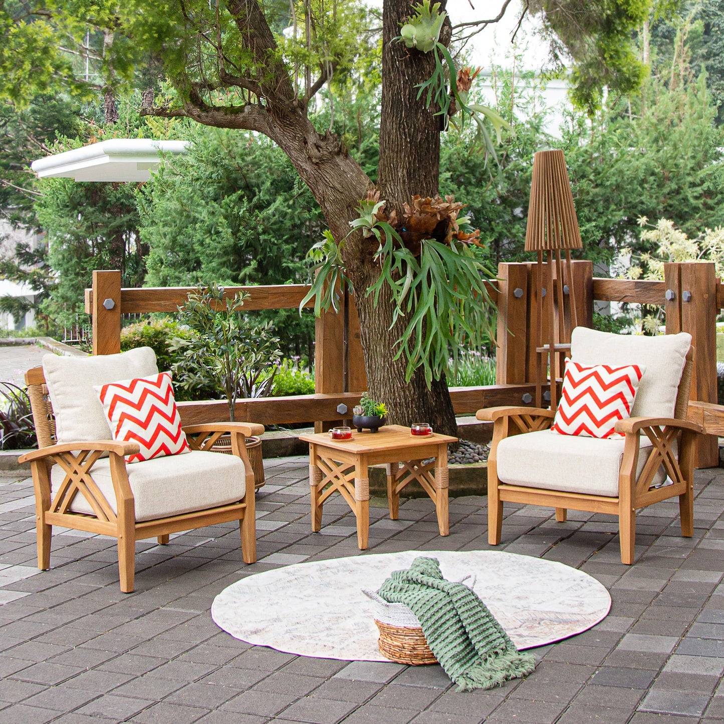 Set da giardino Cambridge Casual Carmel in teak da 3 pezzi con cuscini