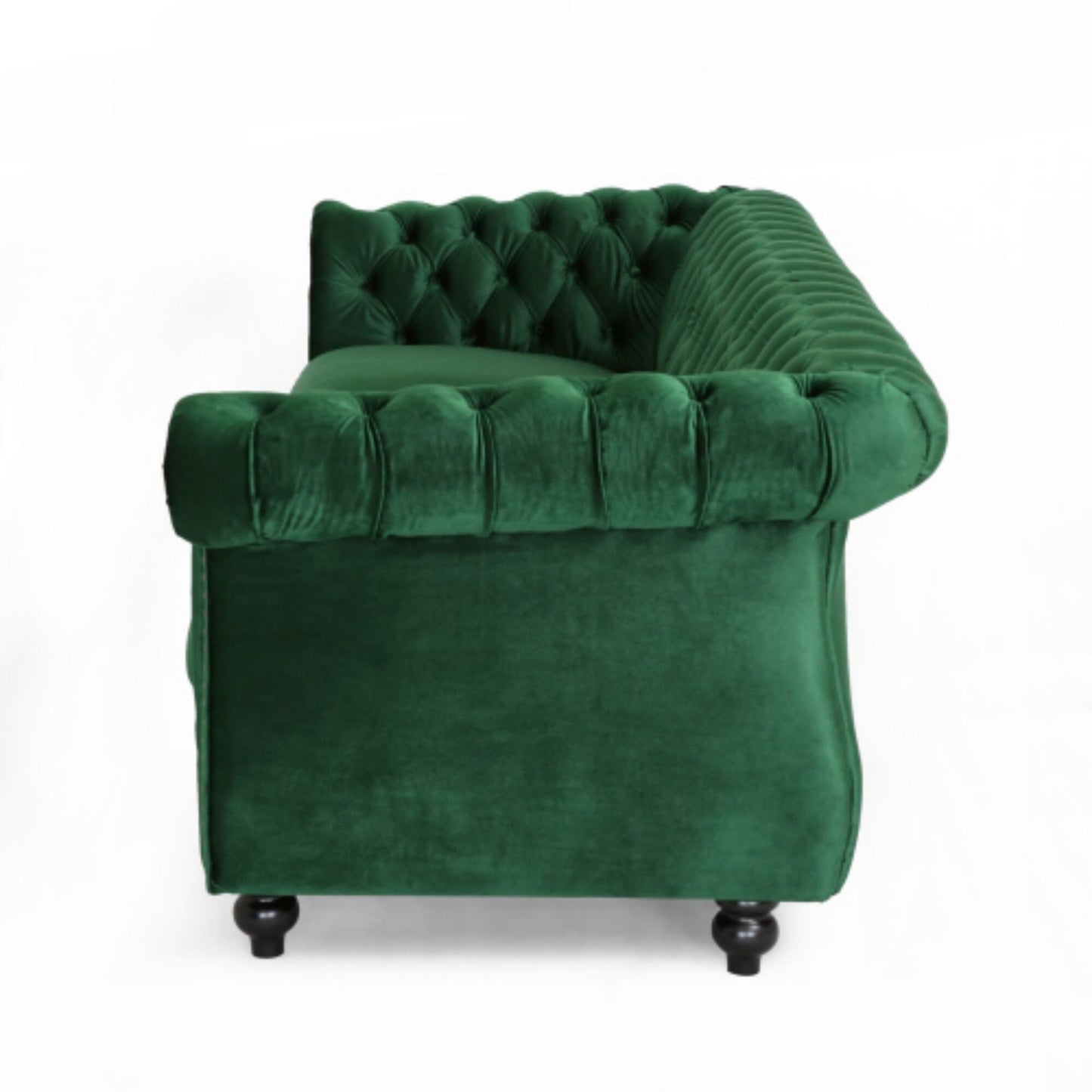 Divano Chesterfield 84.75 imbottito a 3 posti con bottoni, borchie e gambe in legno per soggiorno
