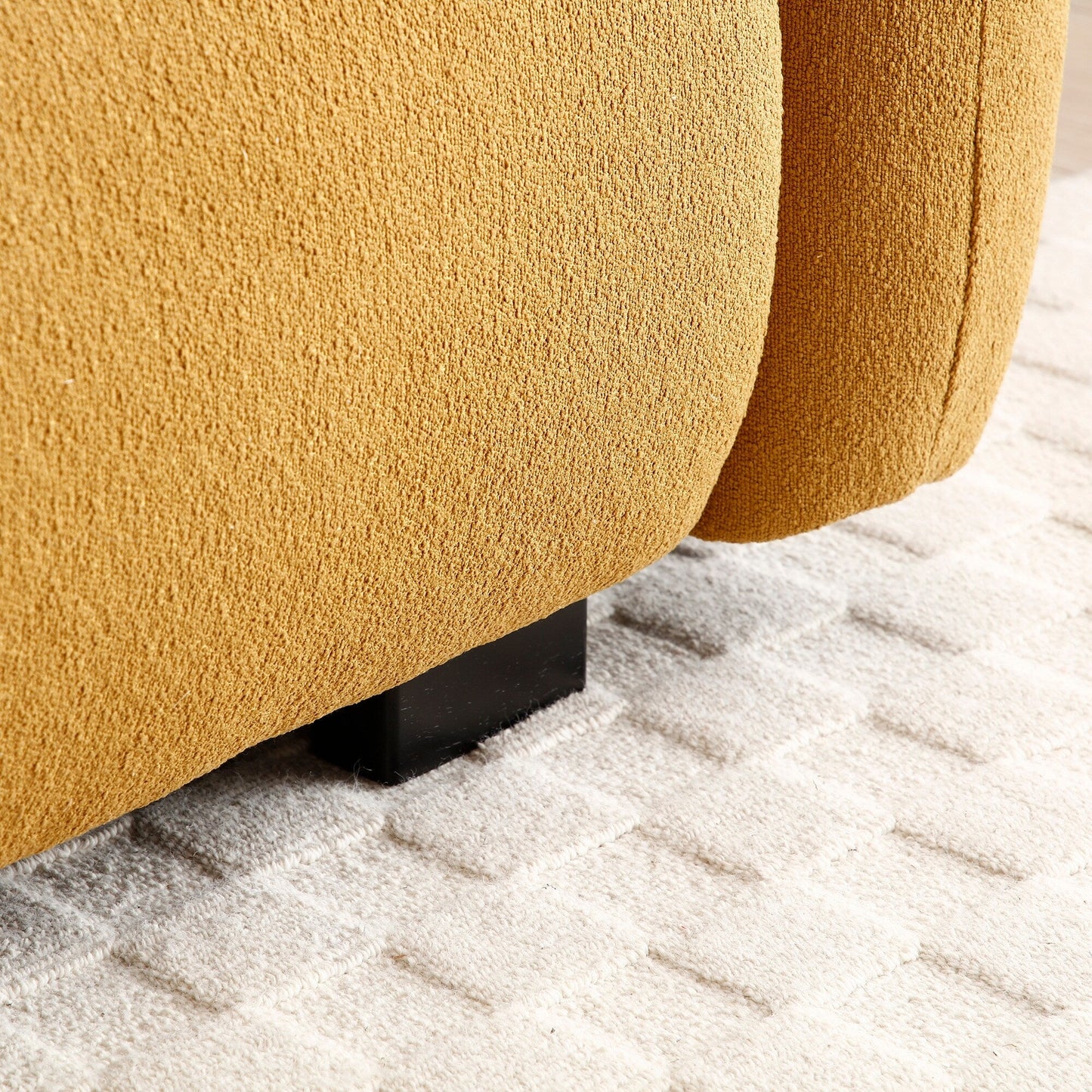 Divano Teddy a 3 posti Cognac con gambe in legno