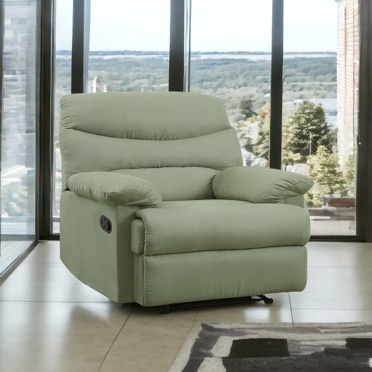 Comoda poltrona reclinabile in microfibra per momenti di relax