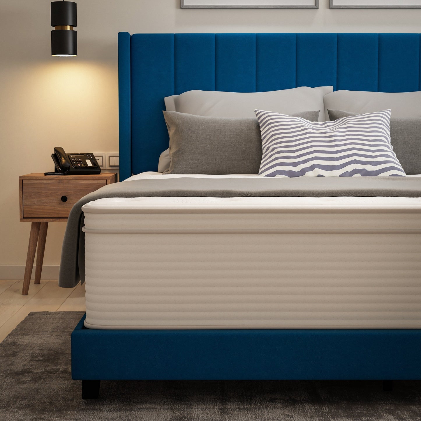 Materasso ibrido commerciale in memory foam e molle insacchettate in una scatola