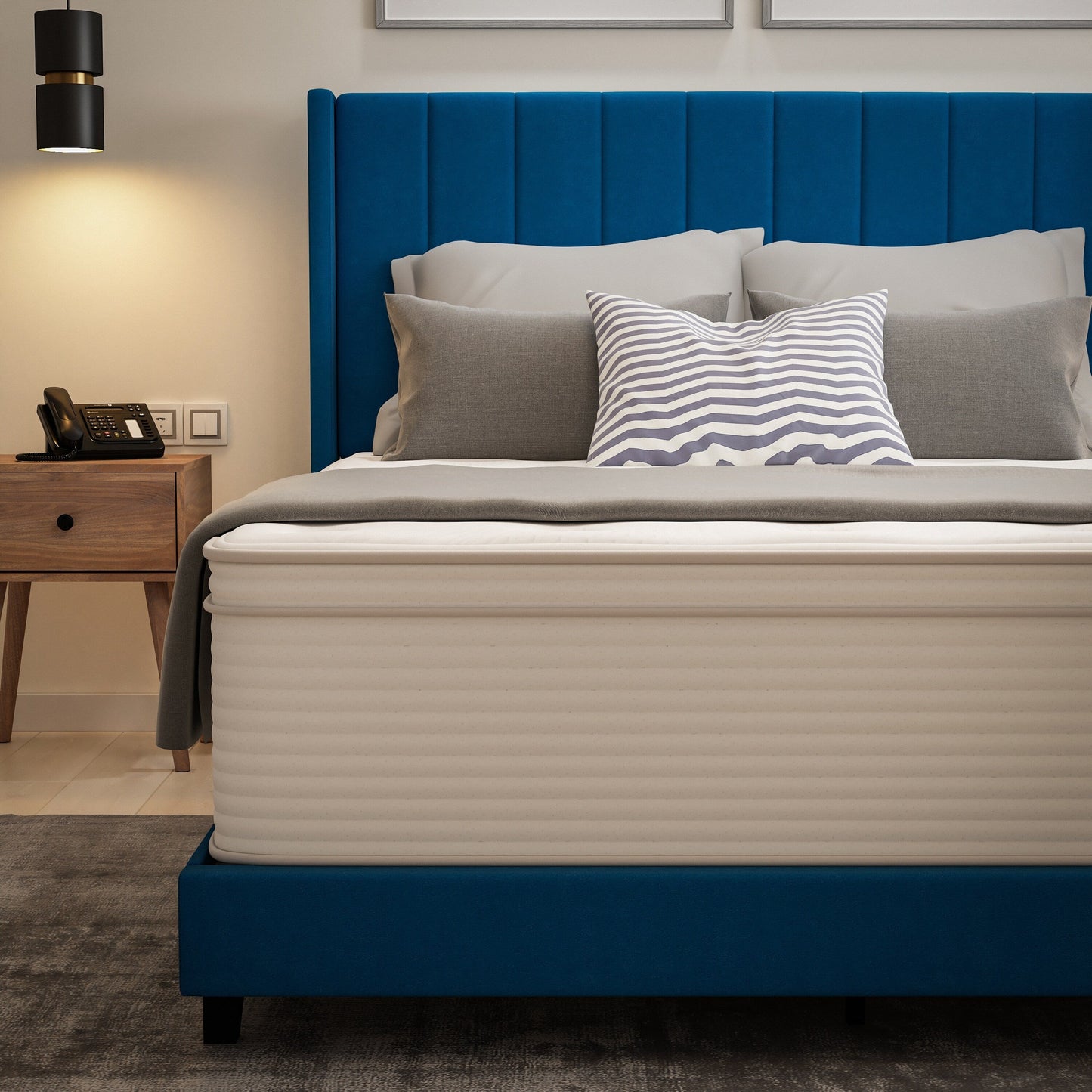 Materasso ibrido commerciale in memory foam e molle insacchettate in una scatola
