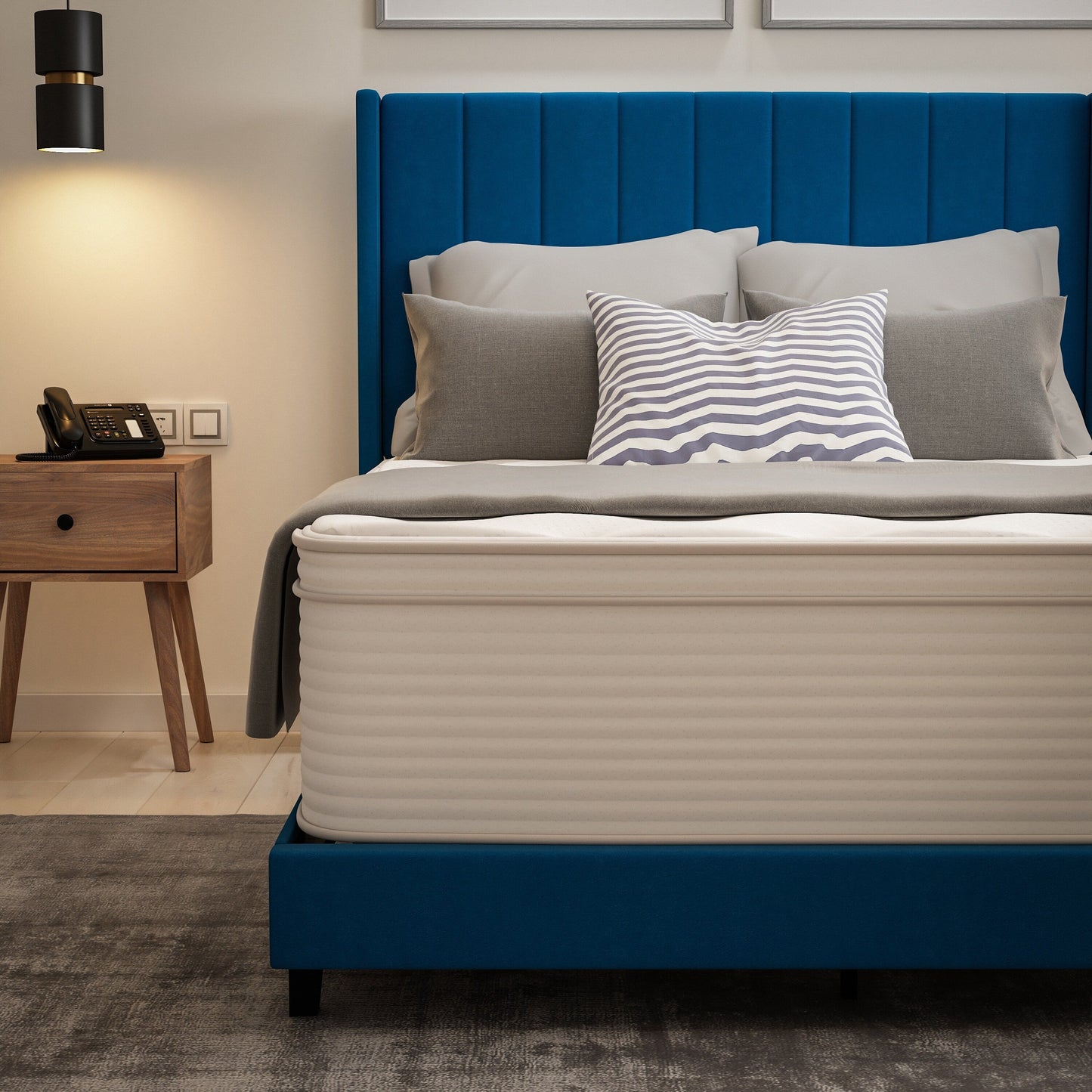 Materasso ibrido commerciale in memory foam e molle insacchettate in una scatola