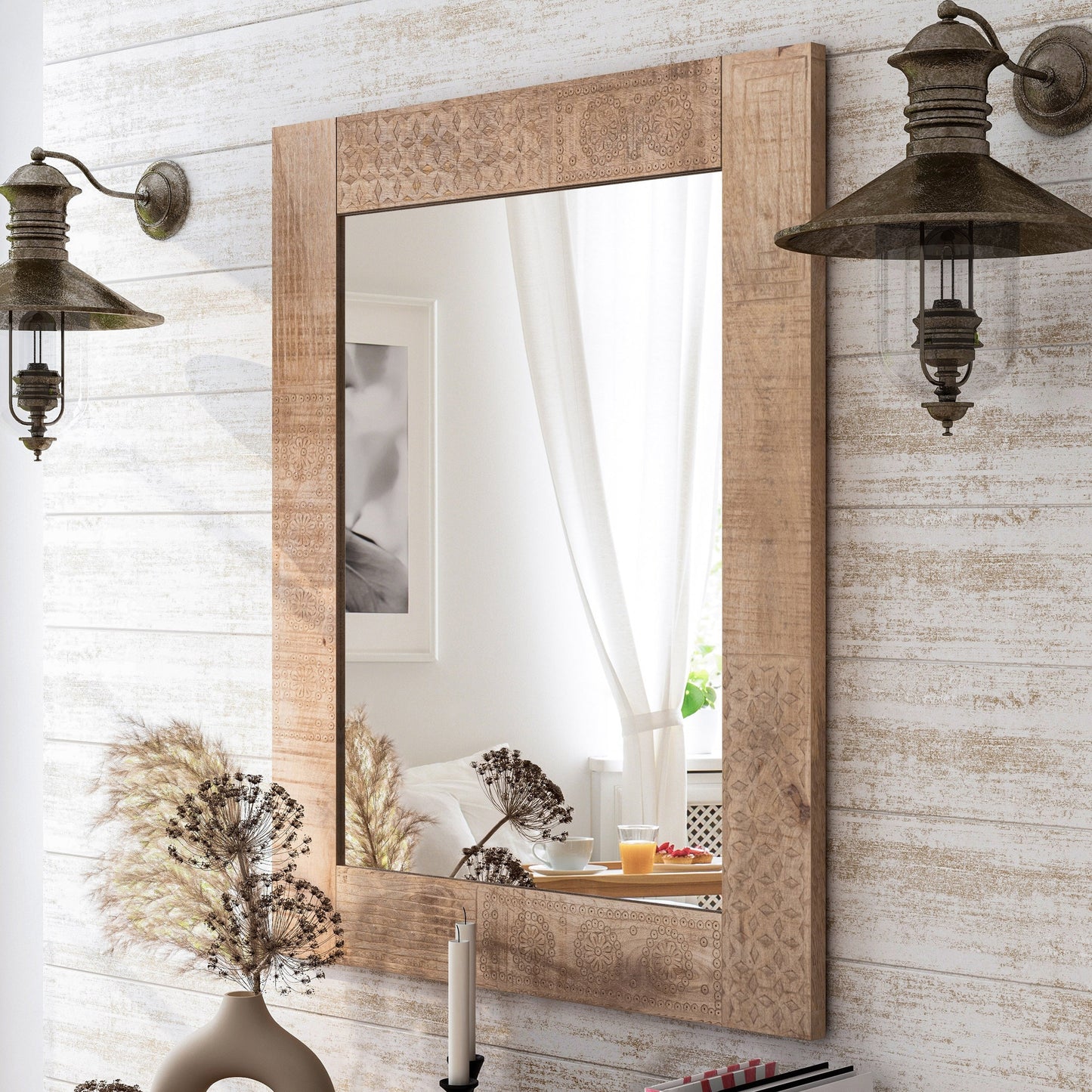 Specchio da parete in legno massello naturale rustico Carina di Furniture of America