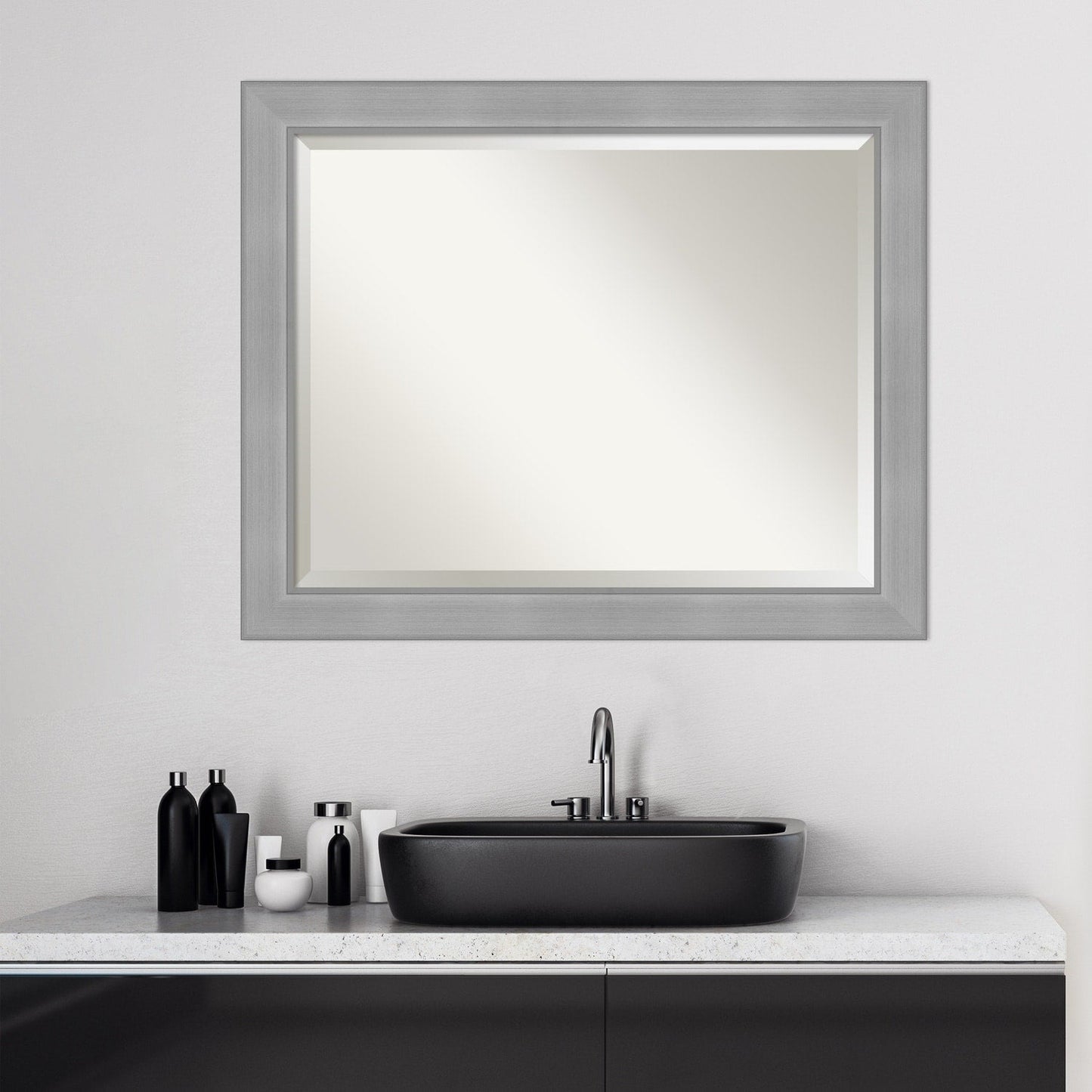 Specchio da parete per bagno bisellato - Cornice in nichel spazzolato Vista