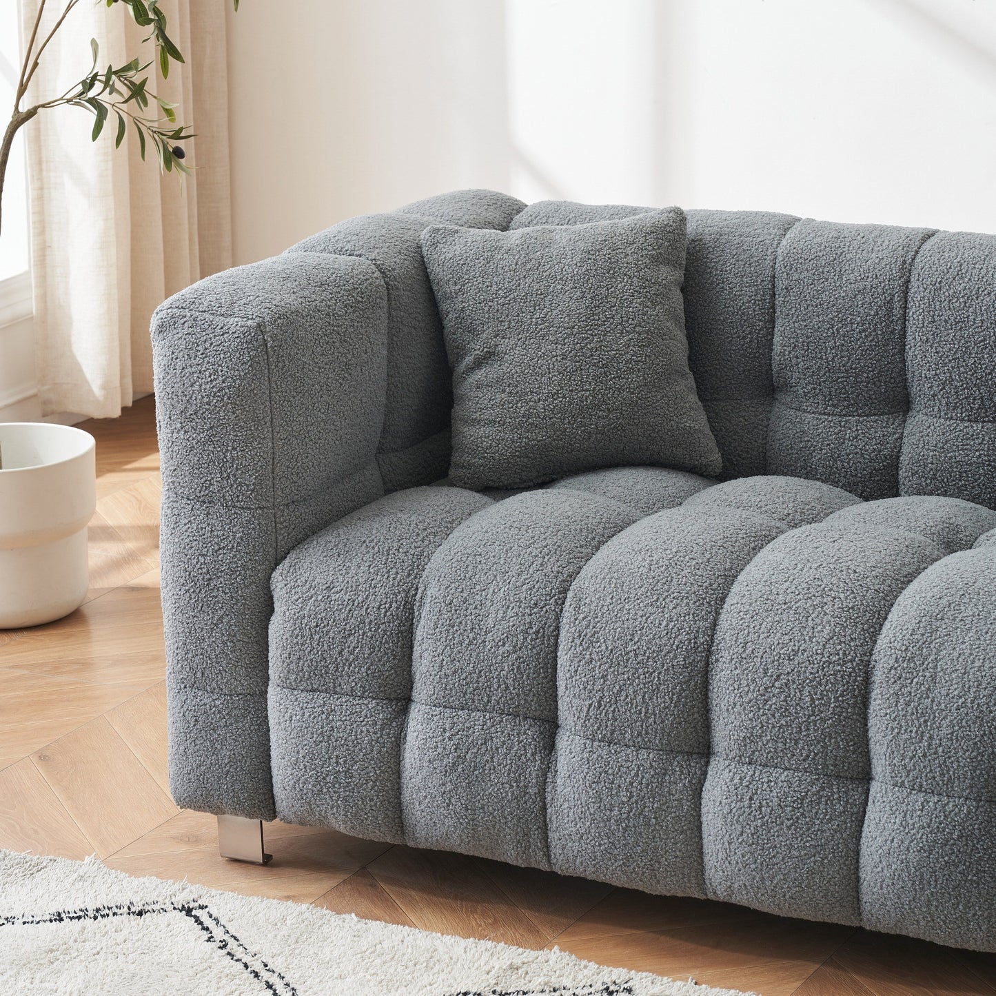 Divano Teddy Velvet da 102'' a 4 posti con gambe in metallo e cuscini decorativi, design moderno multidirezionale per il soggiorno