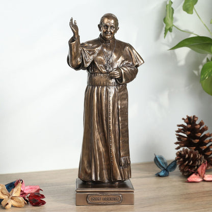 11.02 H PAPA FRANCESCO Bronzo fuso a freddo - 3,74x4,33x11,02