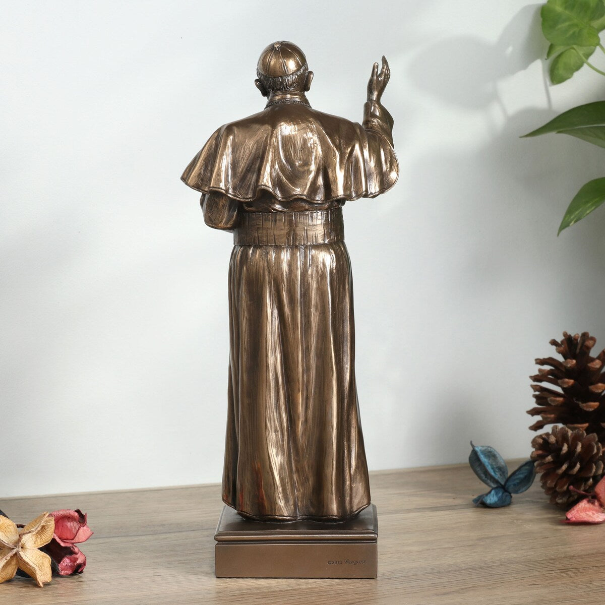 11.02 H PAPA FRANCESCO Bronzo fuso a freddo - 3,74x4,33x11,02
