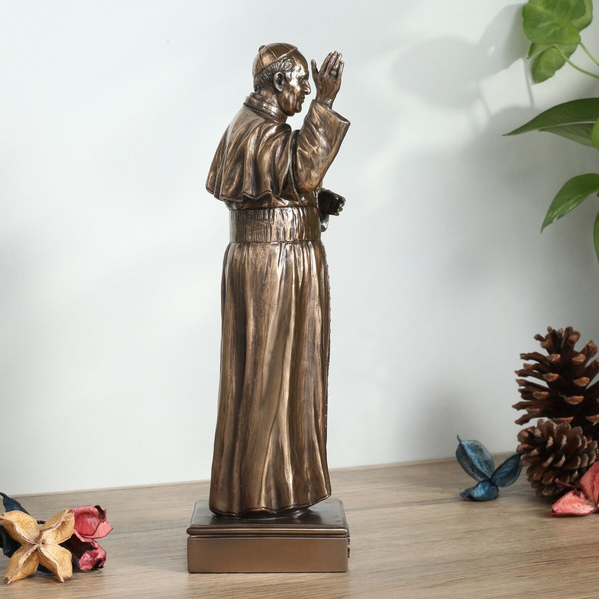 11.02 H PAPA FRANCESCO Bronzo fuso a freddo - 3,74x4,33x11,02