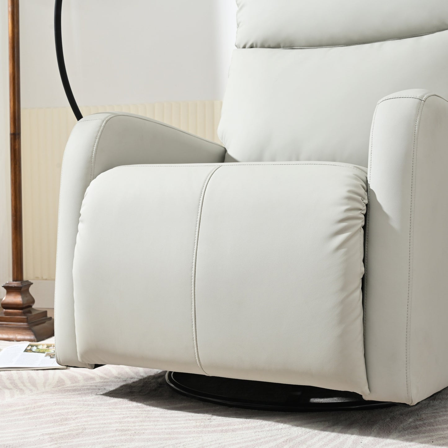 Poltrona reclinabile girevole a 360° con supporto per telefono, poggiapiedi, posizione regolabile per soggiorno e home theater