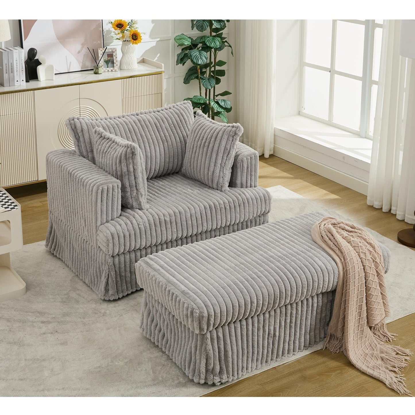 47.7 Chaise Longue oversize in velluto a coste con pouf