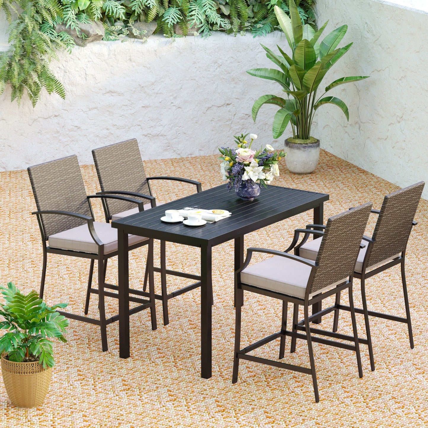 Set da pranzo da bar da 5 pezzi, 4 sedie da bar girevoli in rattan o 4 in metallo e 1 tavolo da bar rettangolare in metallo