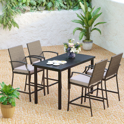 Set da pranzo da bar da 5 pezzi, 4 sedie da bar girevoli in rattan o 4 in metallo e 1 tavolo da bar rettangolare in metallo