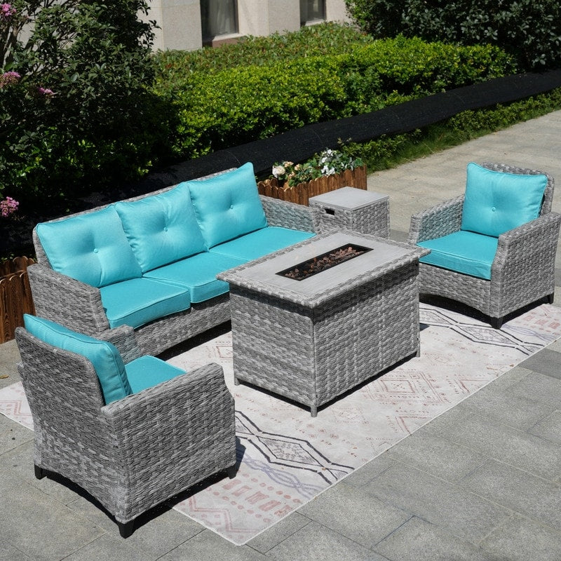 Set di divani da giardino in vimini da 5 pezzi con tavolo con braciere e copertura antipioggia