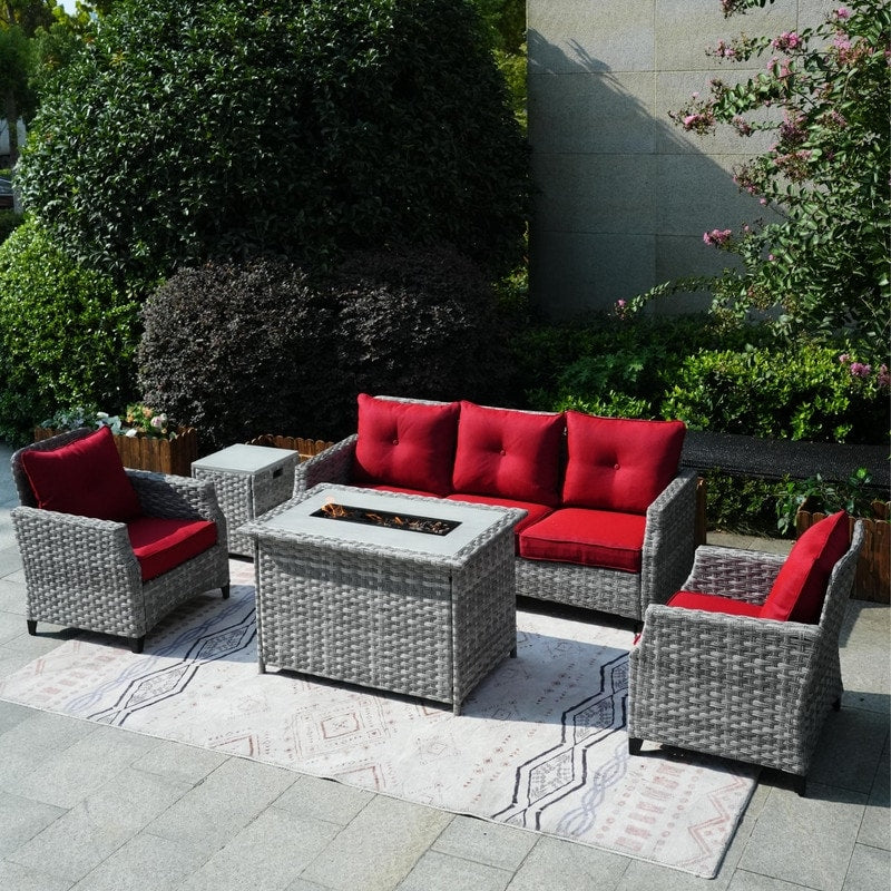 Set di divani da giardino in vimini da 5 pezzi con tavolo con braciere e copertura antipioggia