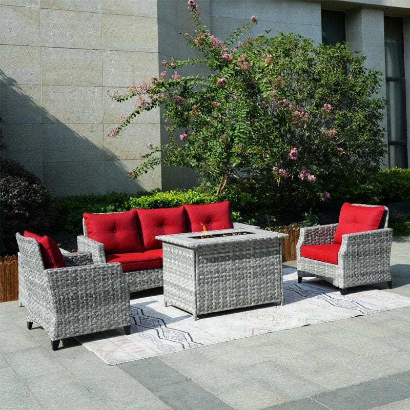 Set di divani da giardino in vimini da 5 pezzi con tavolo con braciere e copertura antipioggia