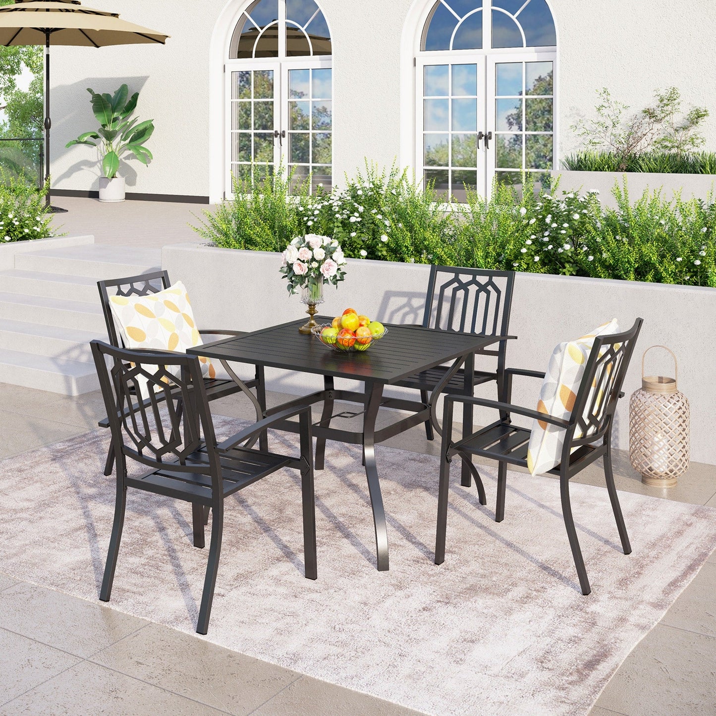 Set da pranzo per patio con rivestimento E da 5 pezzi e sedie impilabili