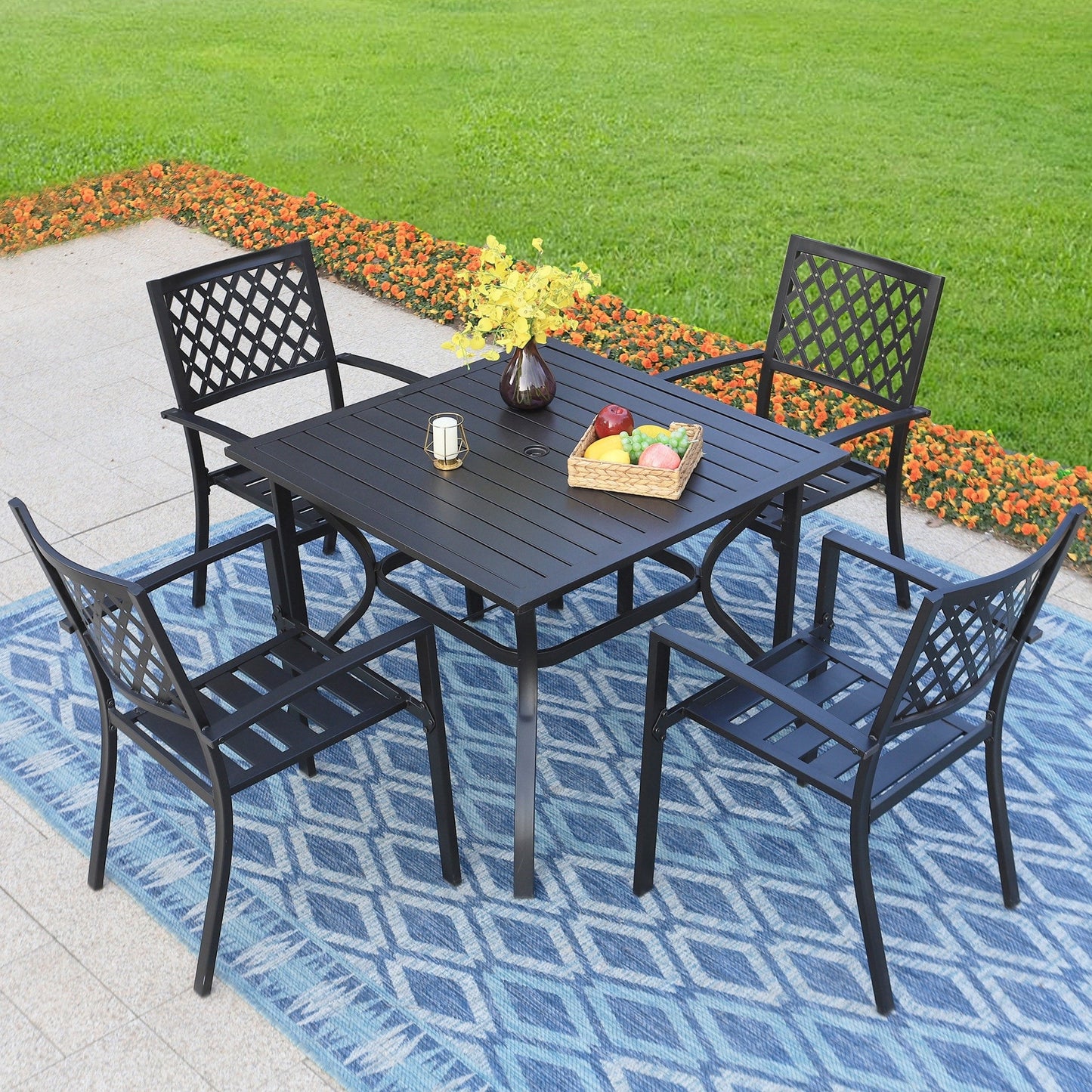 Set da pranzo per patio con rivestimento E da 5 pezzi e sedie impilabili
