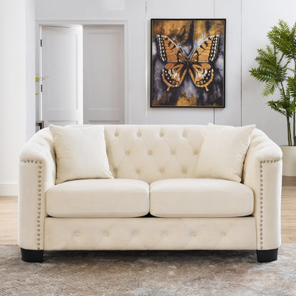 Divano moderno in velluto a 3 posti da 77'' con schienale capitonné, finiture con borchie e 2 cuscini