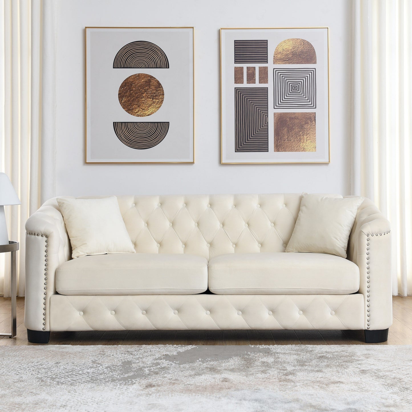 Divano moderno in velluto a 3 posti da 77'' con schienali trapuntati, finiture con borchie e 2 cuscini