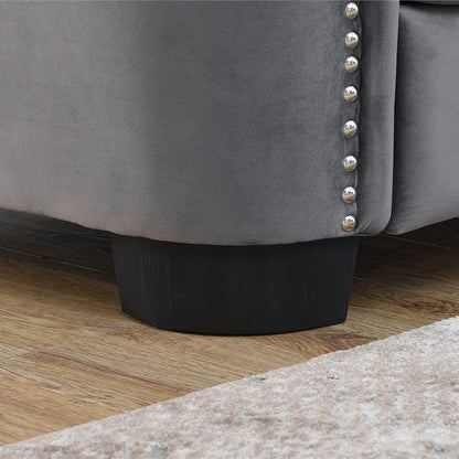 Divano moderno in velluto a 3 posti da 77'' con schienali trapuntati, finiture con borchie e 2 cuscini