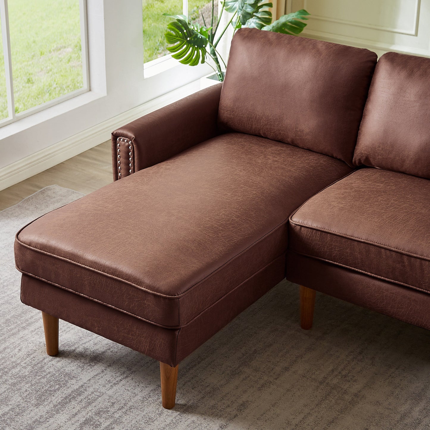 Divano a L in pelle scamosciata da 82,2'' con chaise longue destra, struttura in legno massello e dettagli in borchie in rame