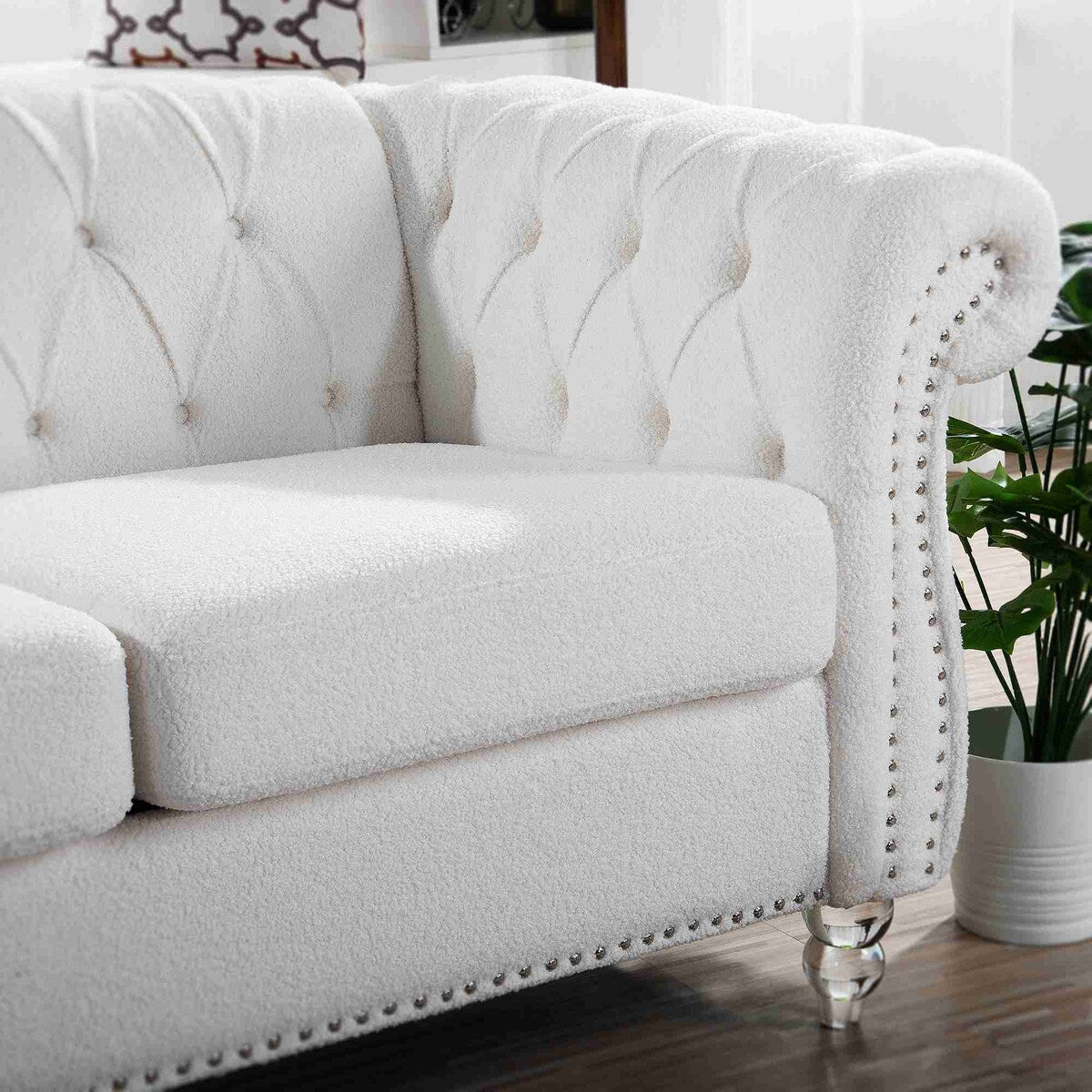 Divano Chesterfield a 3 posti con braccioli arrotolati bianchi 84