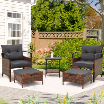 Set di mobili da giardino AVAWING da 5 pezzi, set da conversazione in vimini con tavolino e pouf