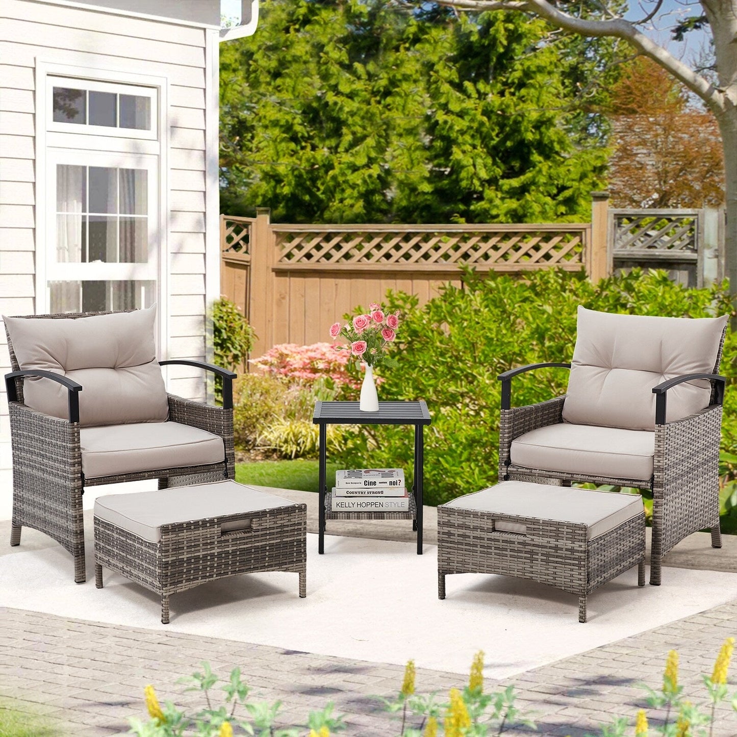 Set di mobili da giardino AVAWING da 5 pezzi, set da conversazione in vimini con tavolino e pouf