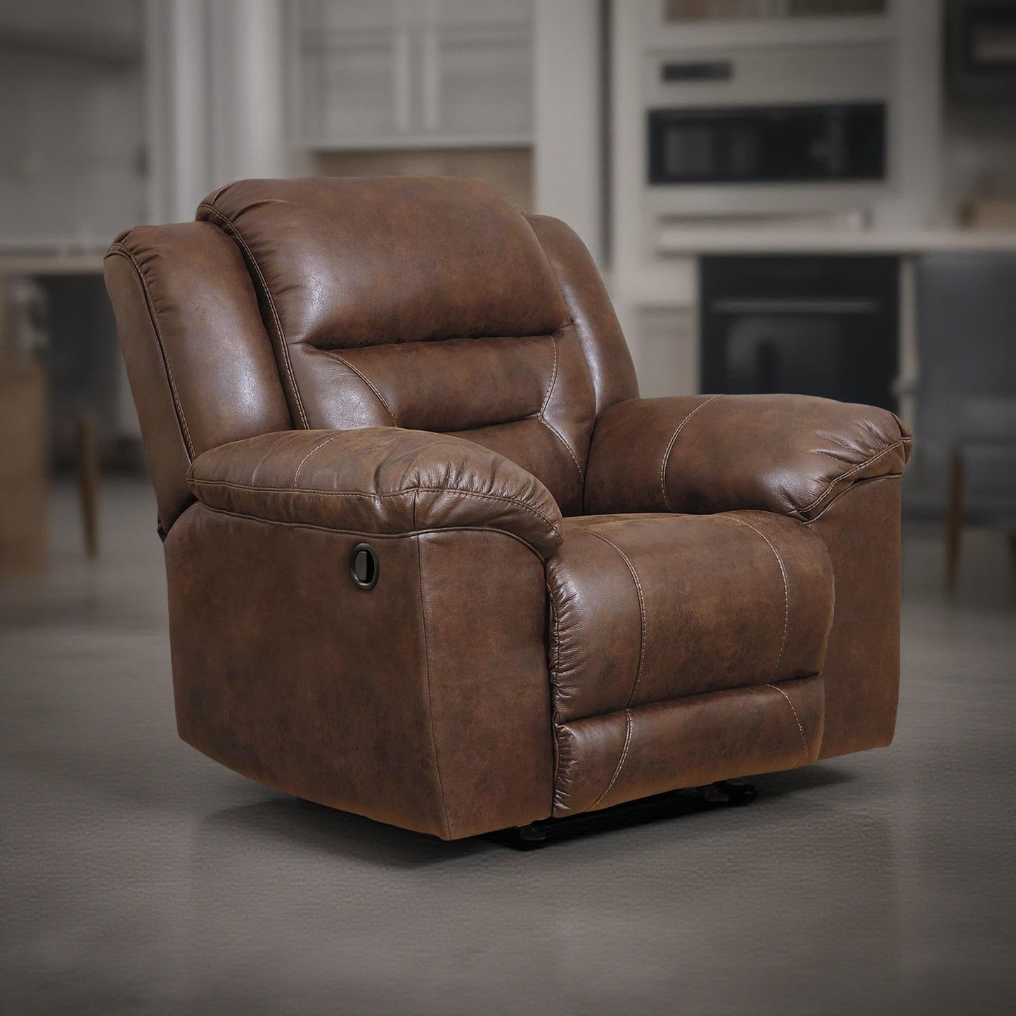 Poltrona reclinabile manuale Aky Rocker, in similpelle liscia color cioccolato