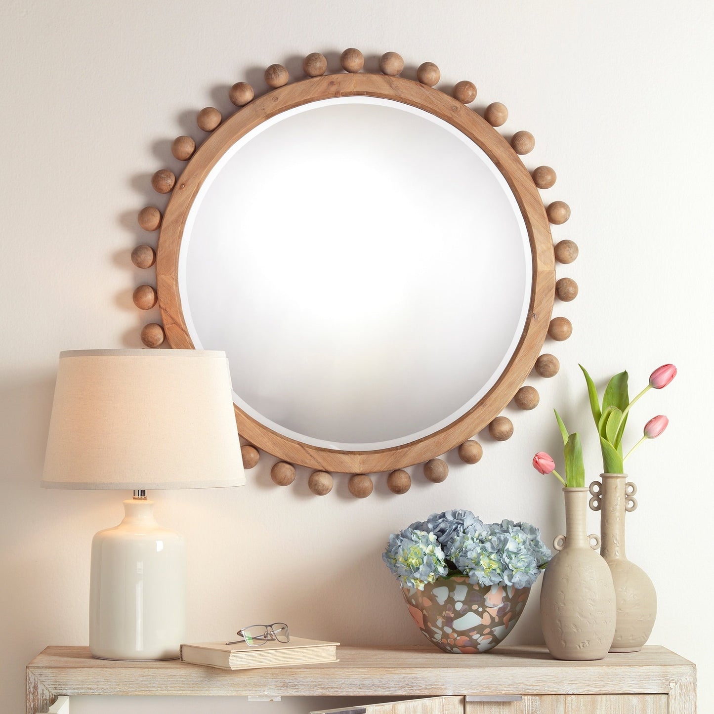 Specchio rotondo in legno Alden Décor Orion, naturale