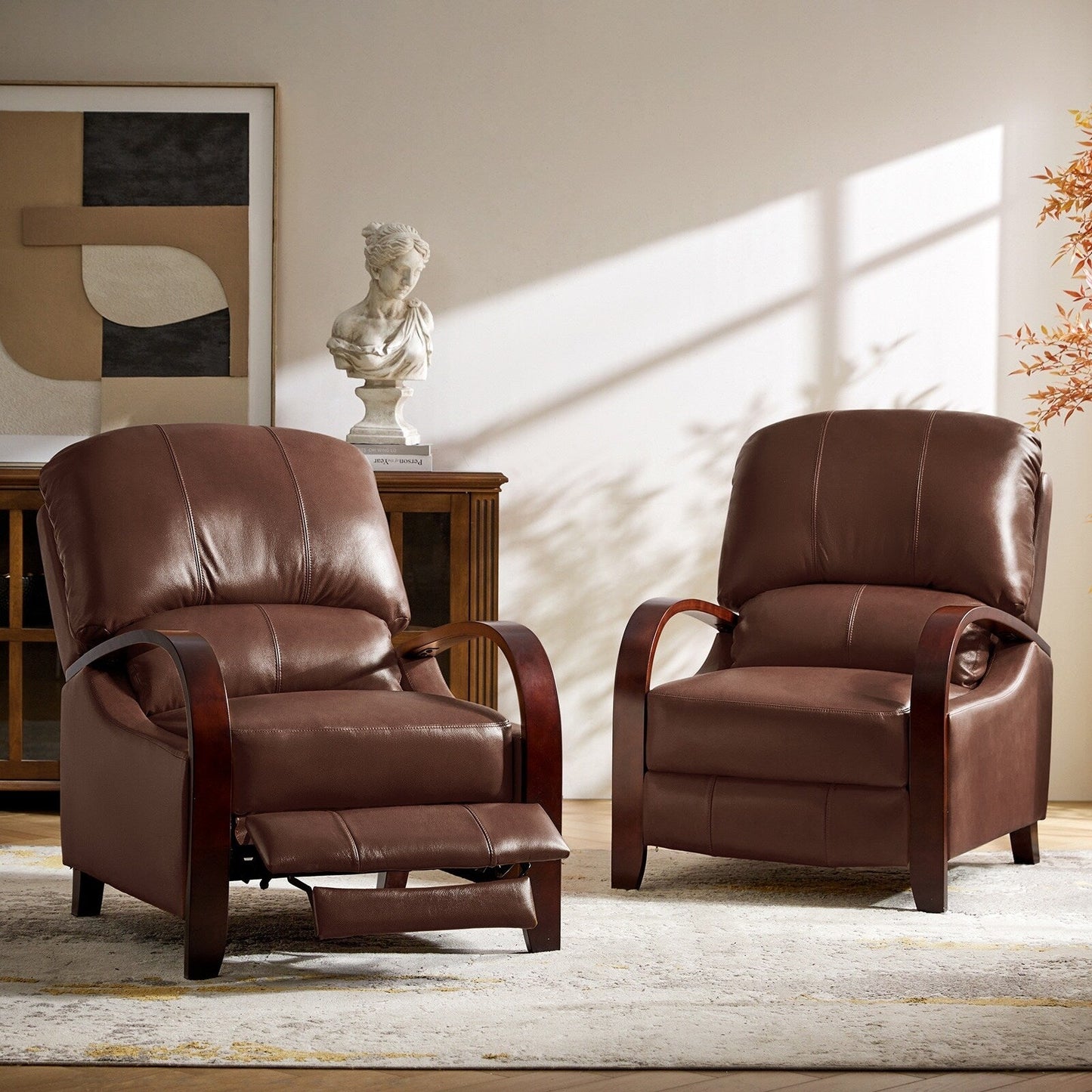 Poltrona reclinabile manuale Alex Mid-Century Modern in vera pelle con braccioli curvi in ​​legno, set da 2