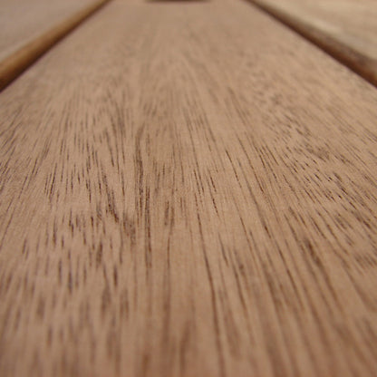 Set da pranzo per esterni Amazonia Cosmopolitan da 9 pezzi in legno FSC